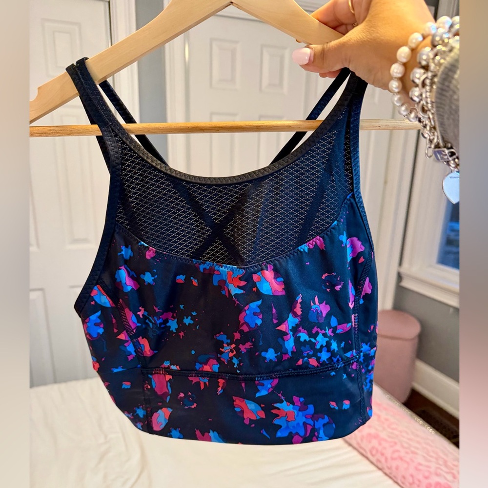 lululemon athletica Black and Blue Floral Sports Women’s - Picture 2 of 3